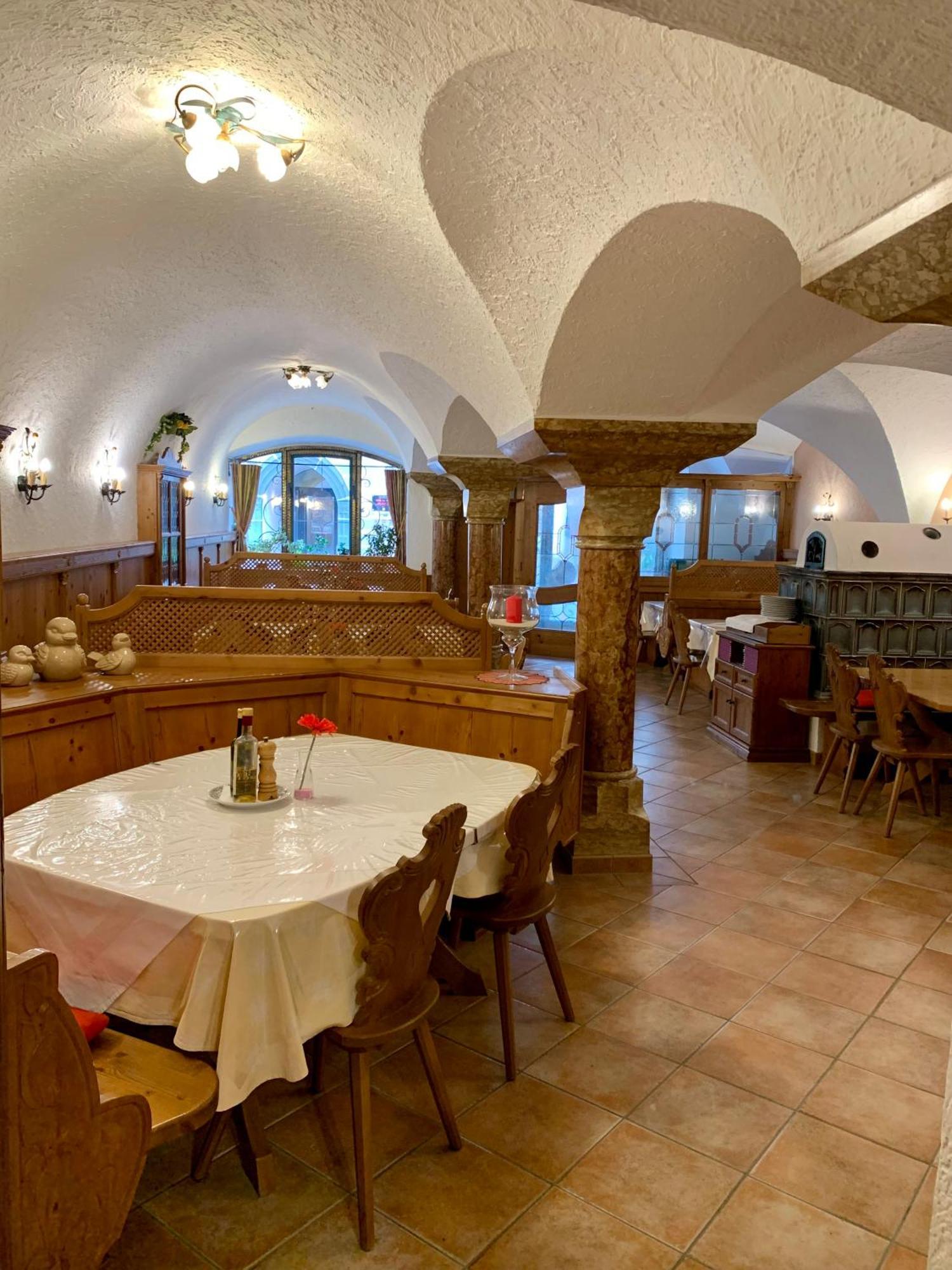 Hotel Goldenes Kreuz - Since 1605 Vipiteno Exterior photo